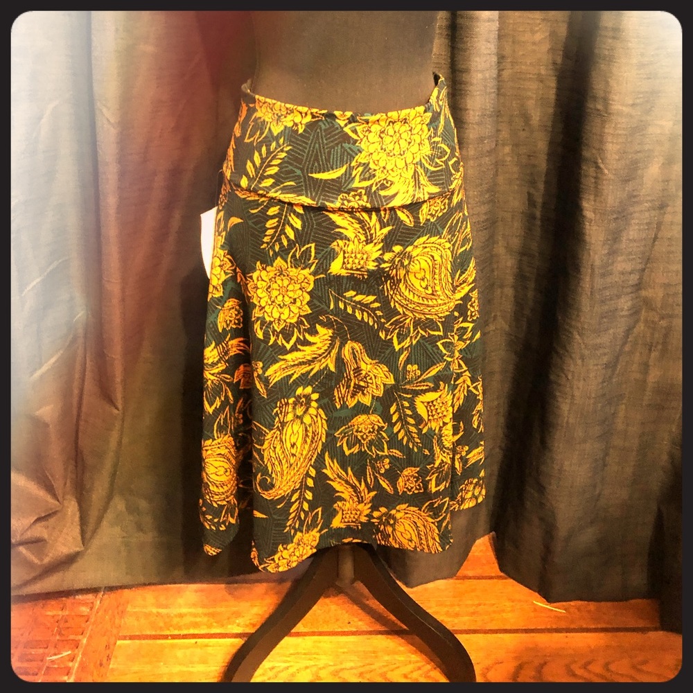 New with tags! Skirt